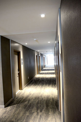 achotel_hallway_lrg